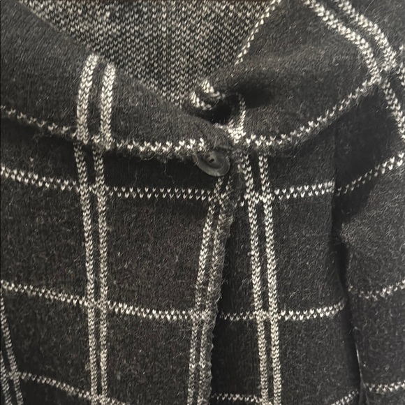 Ellen Tracy Black and White Cardigan Sweater - Picture 3 of 4